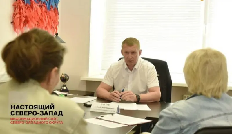 Соседи по проспекту Победы собирают более 300 подписей против застройки участка бывшего детсада: они боятся нагрузки на сети, повреждений домов и потери благоустроенного двора.