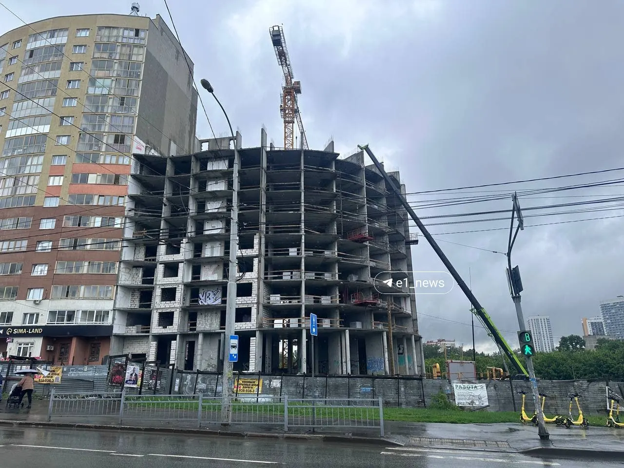 На&nbsp;недострое на&nbsp;Щербакова, 20&nbsp;установили строительный кран