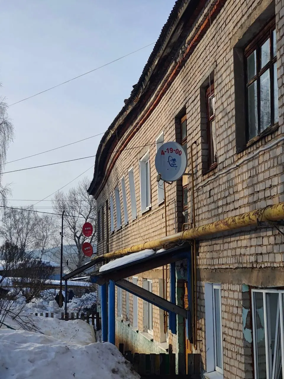 Председатель Следственного комитета потребовал отчёт по уголовному делу о нарушении прав жителей аварийного двухэтажного дома в селе Уральский: более десяти семей остались без жилья.