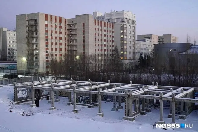 Недостроенный инженерный корпус метро на улице Фрунзе выставили на торги, но не поступило ни одной заявки — начальная цена 285,1 млн руб., готовность объекта около 12%.