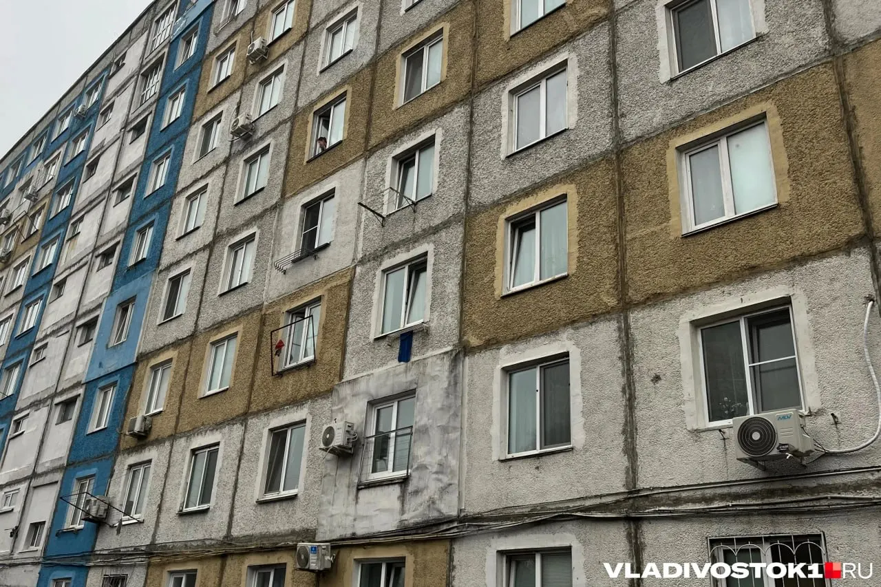 За последние три года количество объявлений долгосрочной аренды во Владивостоке увеличилось почти вдвое — в основном за счёт новостроек. Это усилило конкуренцию, снизило цены на некоторые типы жилья и поменяло предпочтения арендаторов.
