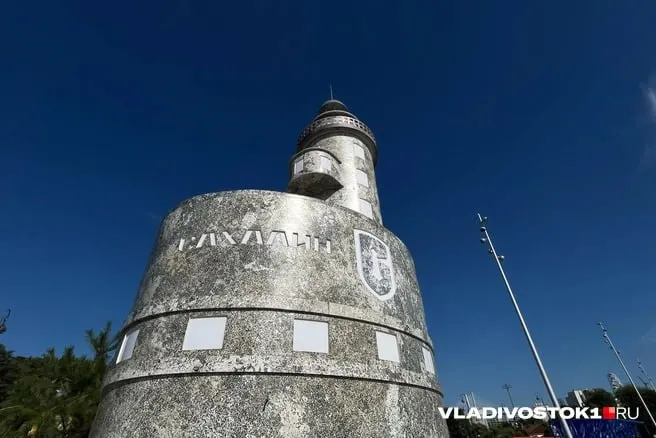 В мэрии опубликовали материалы по участку на улице Западная, 27: запланированы многоквартирный дом, гостиница, большой паркинг и набережная. Ранее проект отменили после протеста прокуратуры.