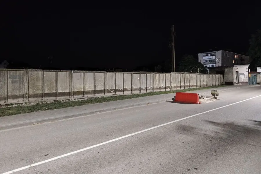 На месте бывшего производства власти получили разрешения на строительство среднеэтажного жилого дома. Краткая история предприятия — от советской постройки до банкротства и смены собственников.