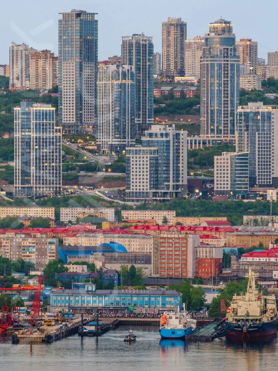 На петербургском форуме подписаны соглашения более чем на 60 млрд рублей: инвестиции в химию, энергетику и строительство обещают рабочие места, пополнение бюджета и модернизацию инфраструктуры.