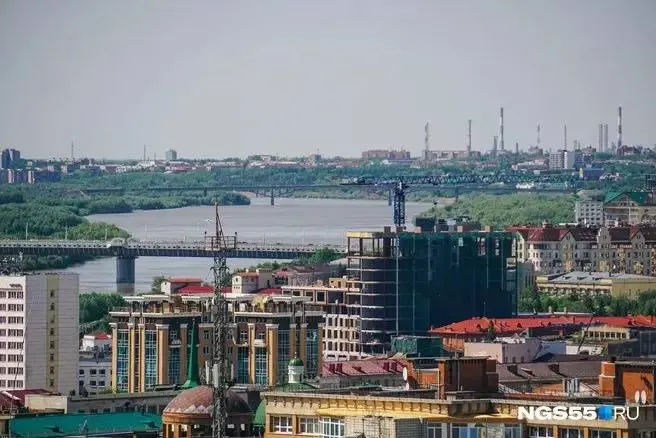 В районе улицы Конева и 3-го Островского переулка на берегу Иртыша и Замарайки девелопер GloraX планирует построить жилой комплекс на площади около 48 гектаров — примерно 340 тыс. кв. м жилья. Объём инвестиций оценивают в порядка 100 млрд рублей, предусмотрены социальная и инженерная инфраструктура и новые рабочие места.