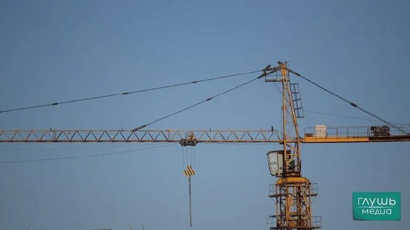 В нескольких жилищно-строительных кооперативах дома готовы на 60–95%, сроки сдачи постоянно переносятся. Губернатор сообщил, что направил обращение в правоохранительные органы из-за нарушений в организации строительства и вопросов к составу членов кооперативов.