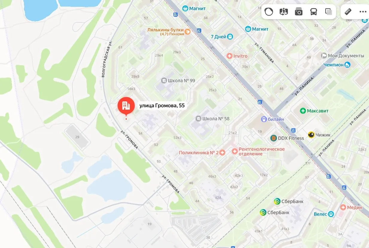 Власти расширили виды разрешённого использования участка: к ним добавят многоквартирную жилую застройку. С 2020 года по объекту прошло девять аукционов без заявок, мэрия намерена подготовить и повторно выставить участок на торги до конца 2026 года.
